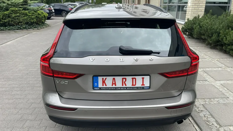 VOLVO V60 -