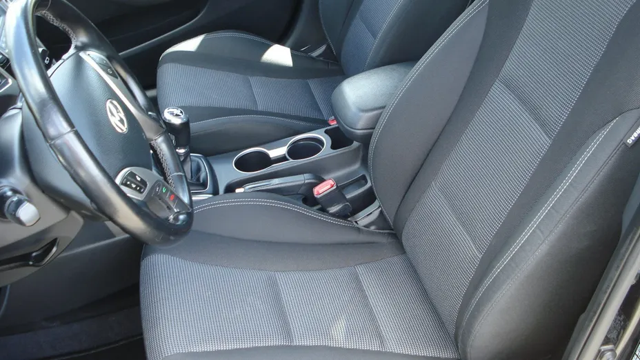 HYUNDAI i30 -