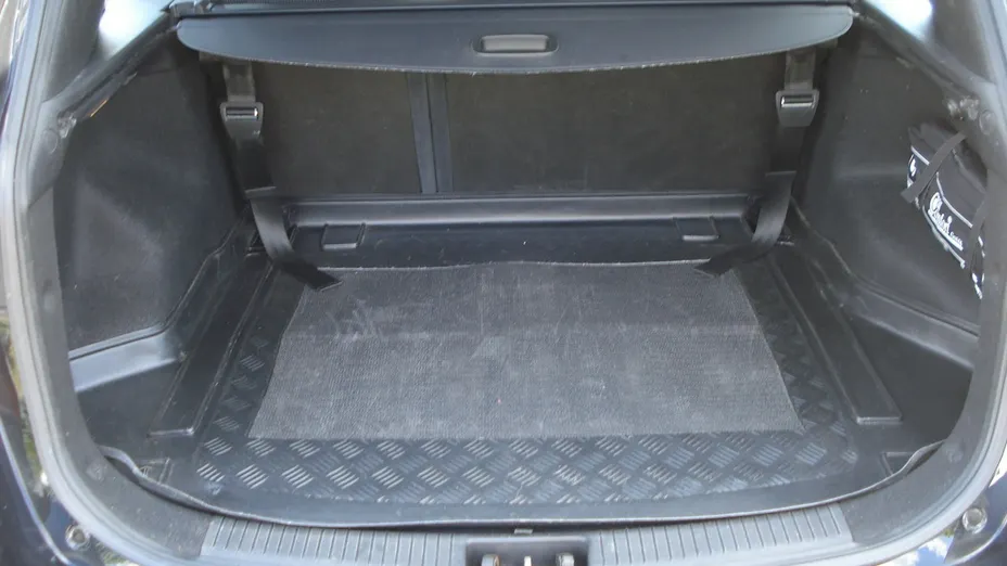 HYUNDAI i30 -