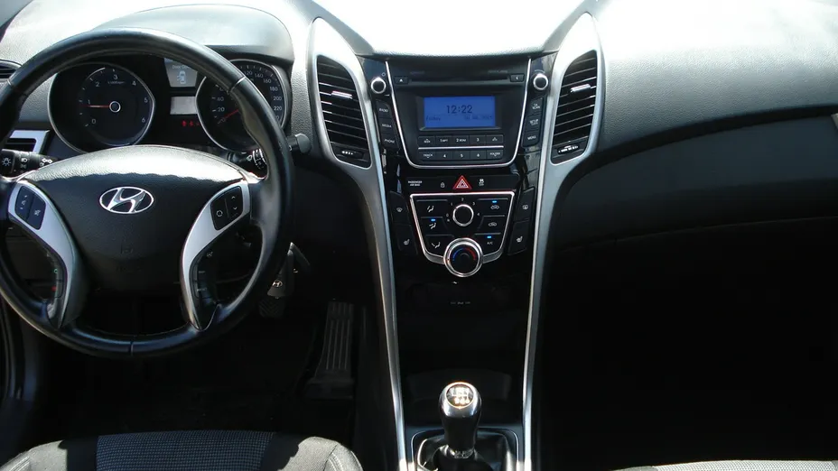 HYUNDAI i30 -
