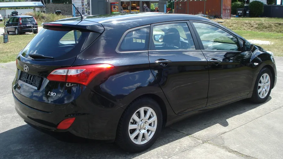 HYUNDAI i30 -