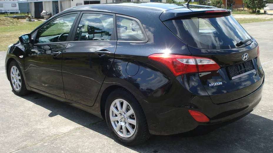 HYUNDAI i30 -
