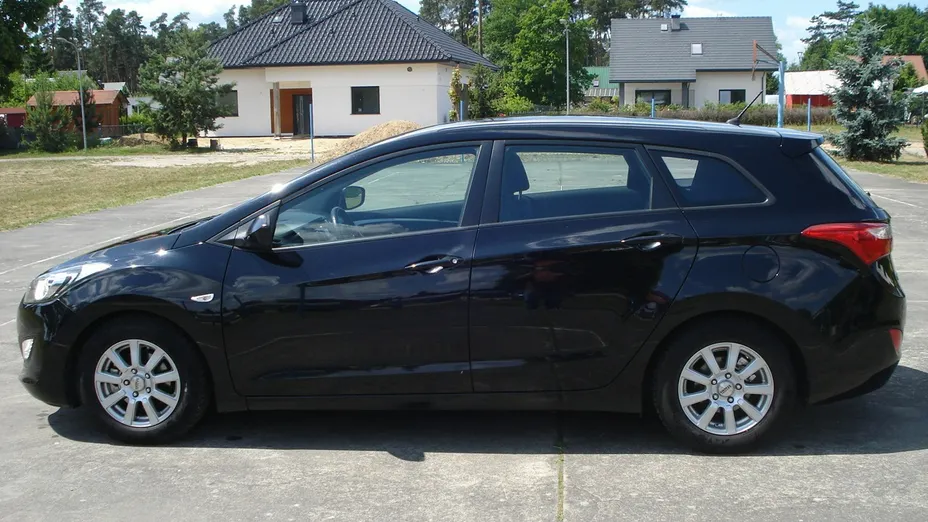 HYUNDAI i30 -