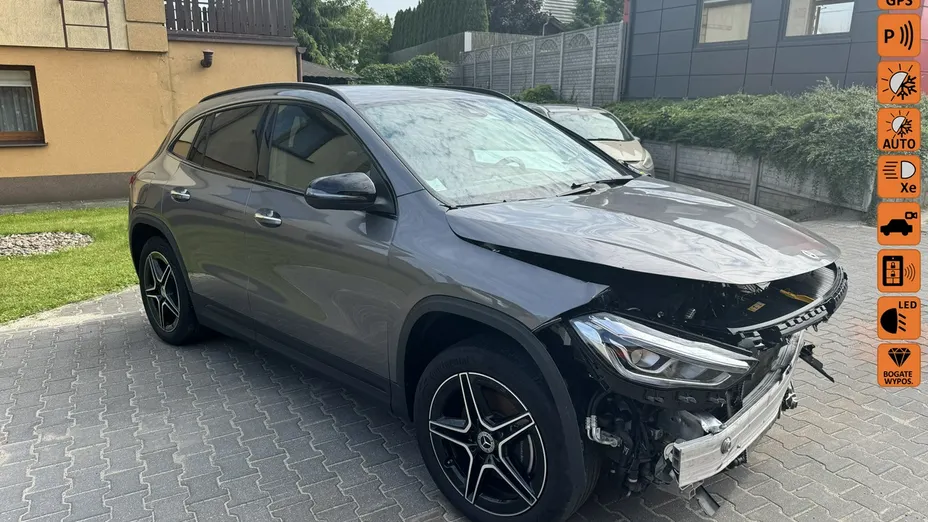 MERCEDES-BENZ GLA -