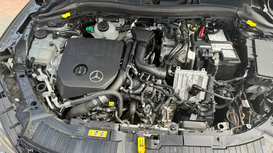 MERCEDES-BENZ GLA -