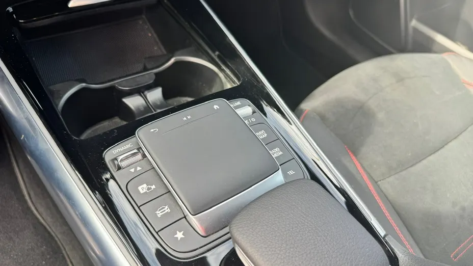 MERCEDES-BENZ GLA -