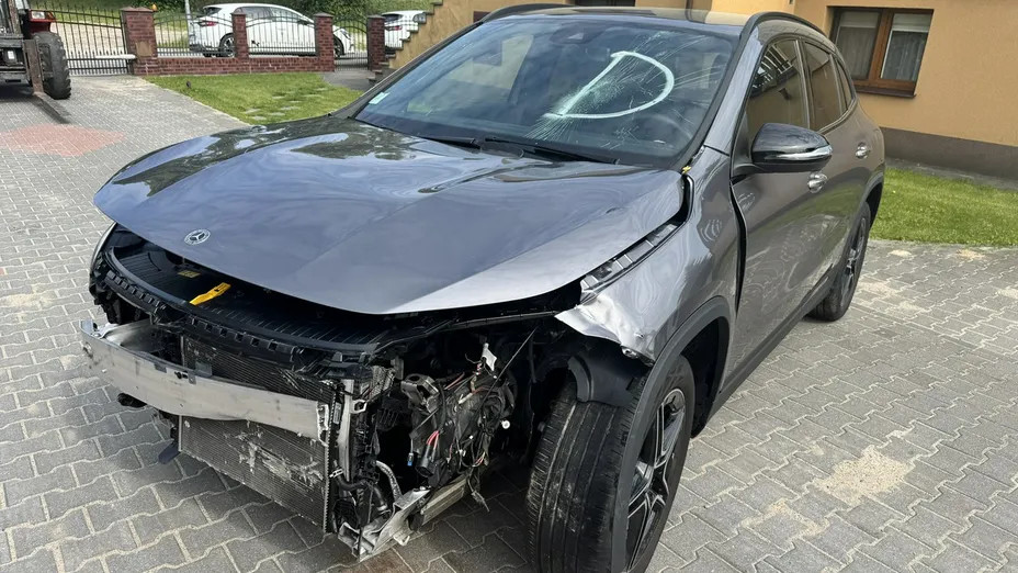 MERCEDES-BENZ GLA -