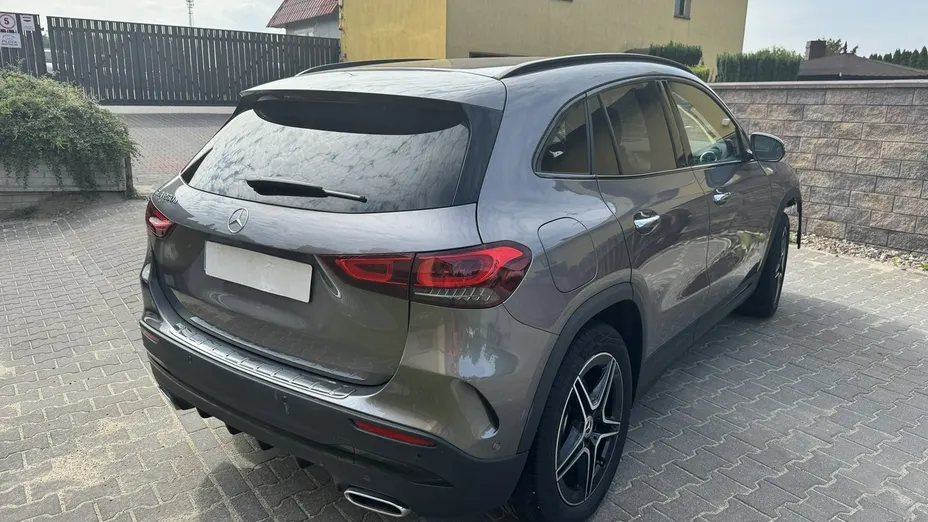 MERCEDES-BENZ GLA -