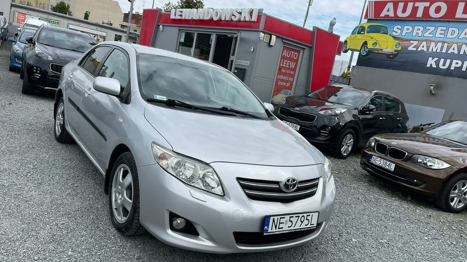 TOYOTA Corolla -