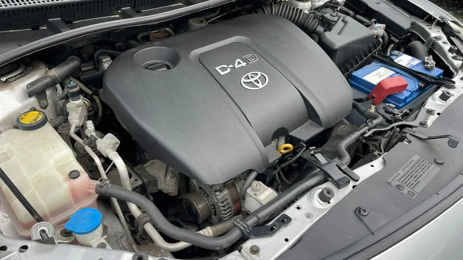 TOYOTA Corolla -