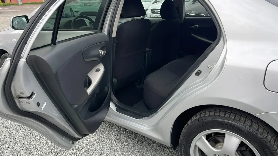 TOYOTA Corolla -