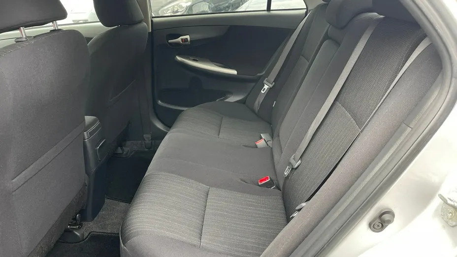TOYOTA Corolla -