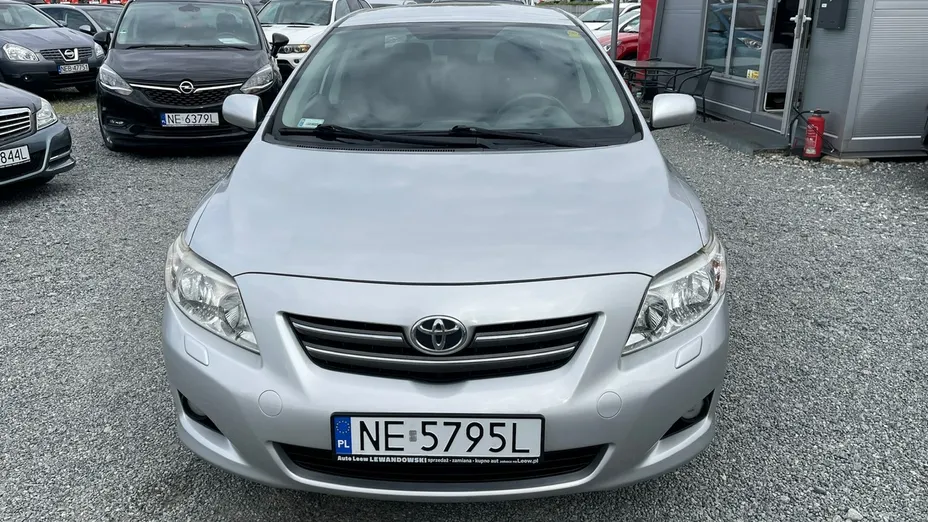TOYOTA Corolla -