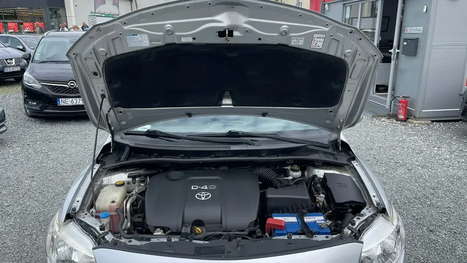 TOYOTA Corolla -