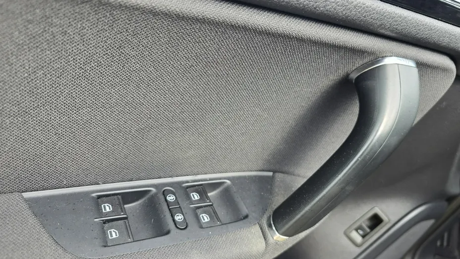VOLKSWAGEN Touareg -
