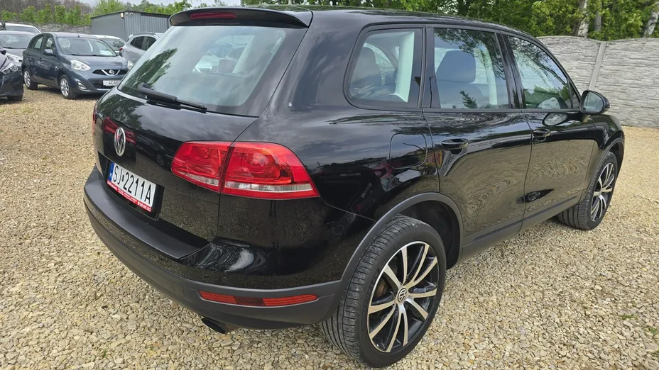 VOLKSWAGEN Touareg -