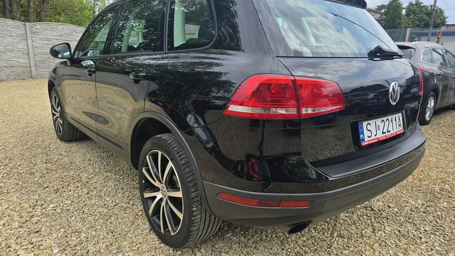 VOLKSWAGEN Touareg -