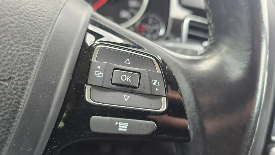 VOLKSWAGEN Touareg -