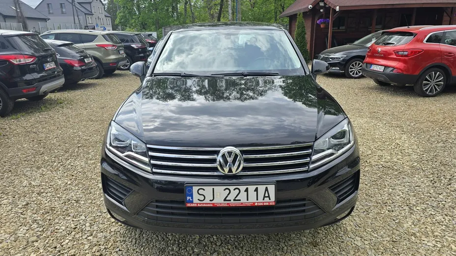 VOLKSWAGEN Touareg -