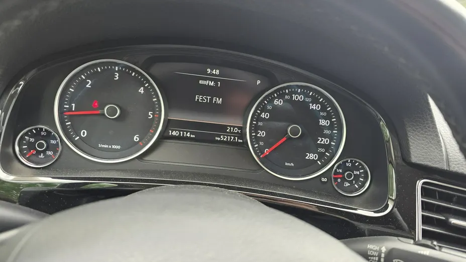 VOLKSWAGEN Touareg -