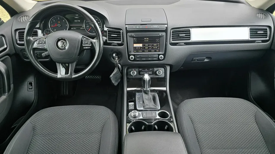 VOLKSWAGEN Touareg -