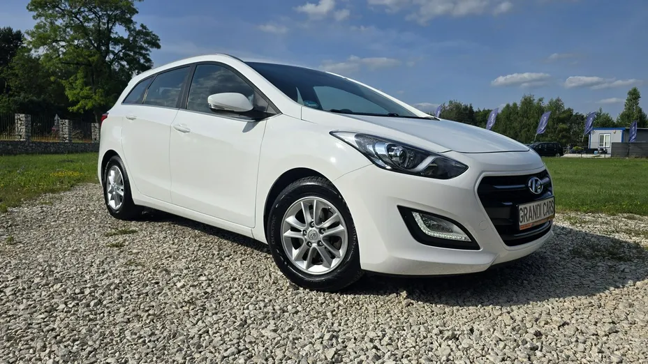HYUNDAI i30 -