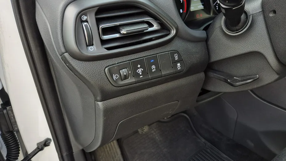 HYUNDAI i30 -