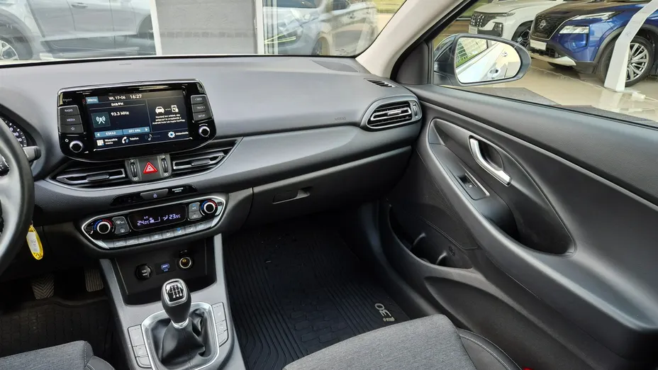 HYUNDAI i30 -