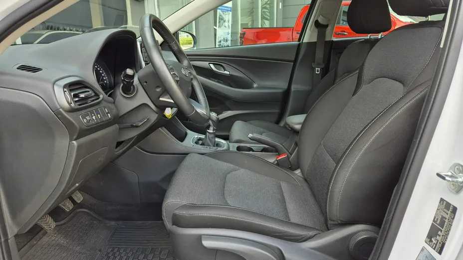 HYUNDAI i30 -