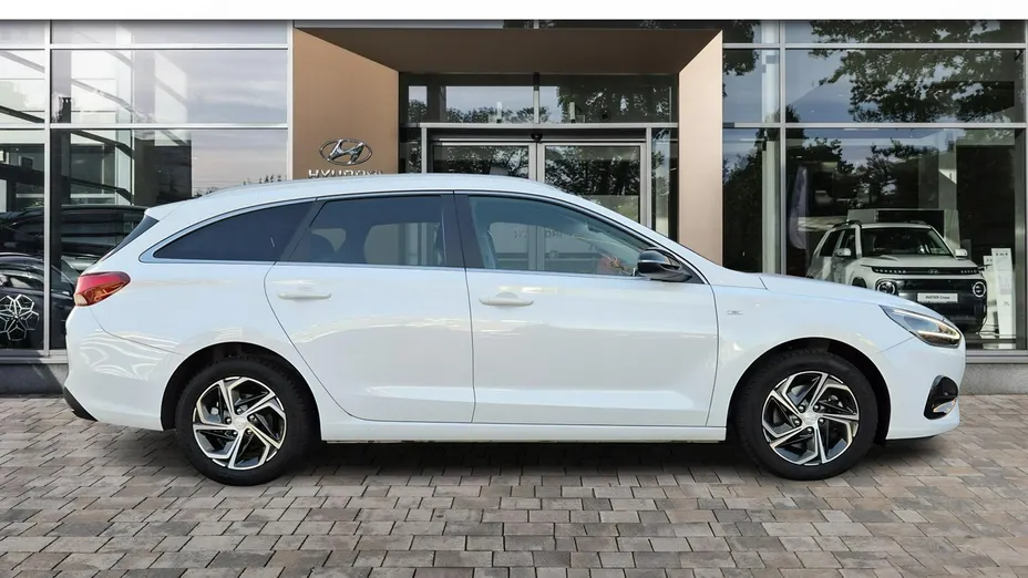 HYUNDAI i30 -