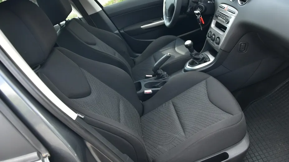 PEUGEOT 308 -