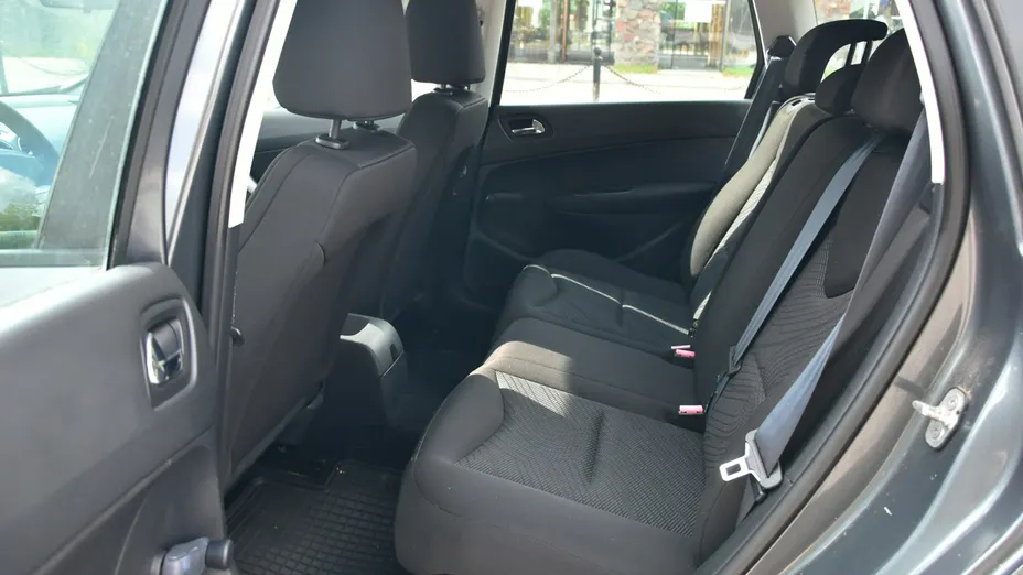 PEUGEOT 308 -