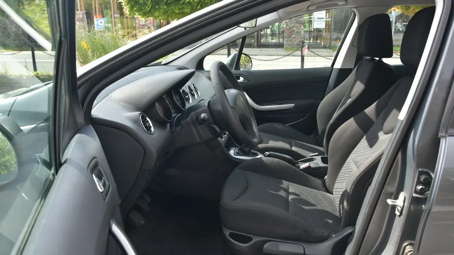 PEUGEOT 308 -