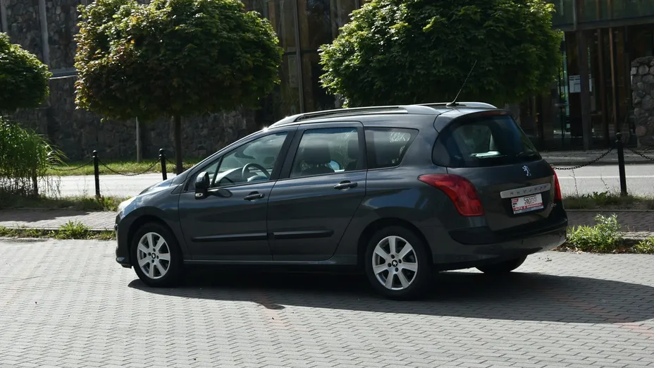 PEUGEOT 308 -