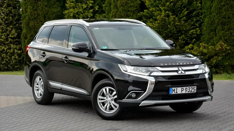 MITSUBISHI Outlander -