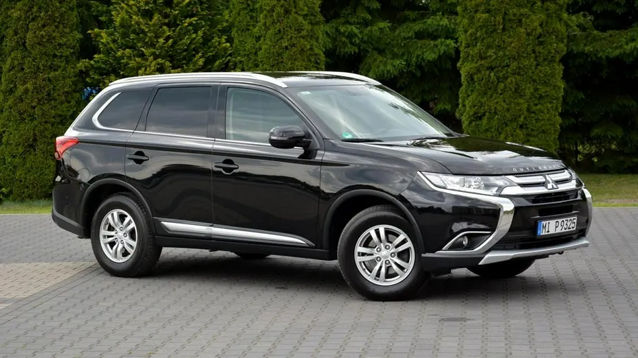 MITSUBISHI Outlander -