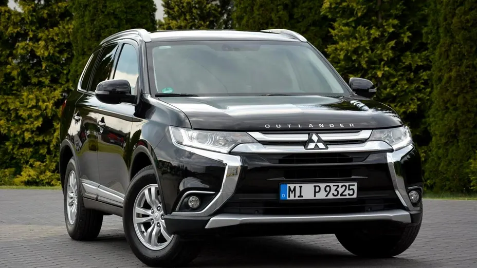 MITSUBISHI Outlander -