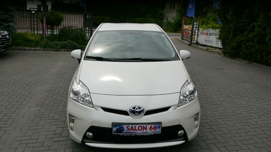 TOYOTA Prius -