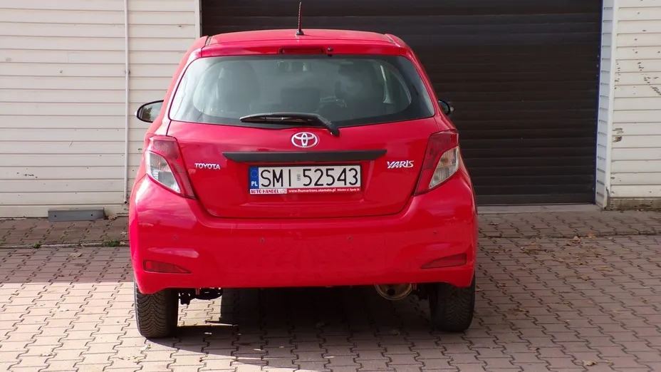 TOYOTA Yaris -