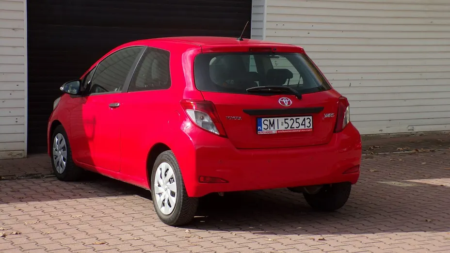 TOYOTA Yaris -