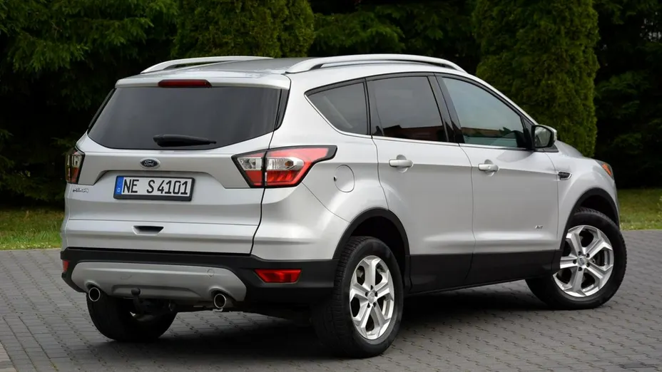FORD Kuga -