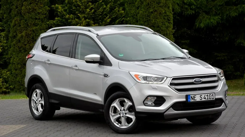 FORD Kuga -