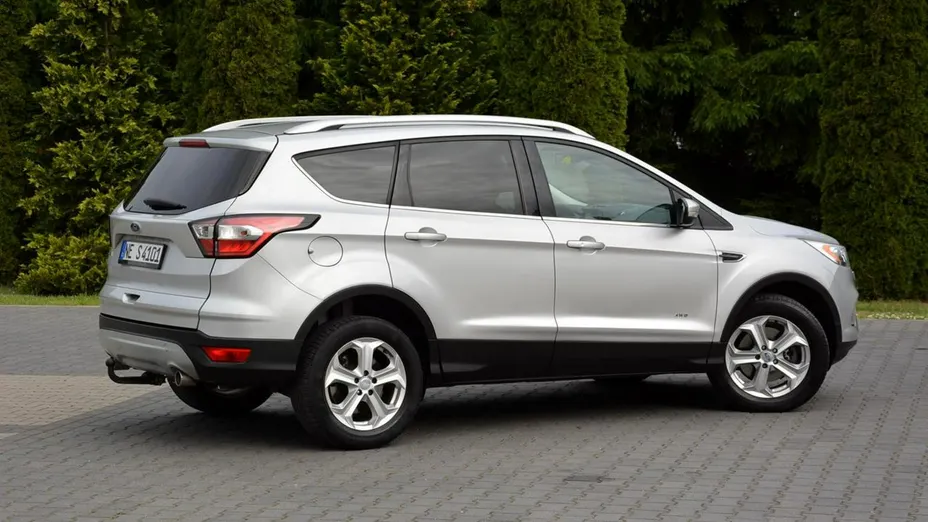 FORD Kuga -