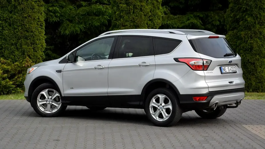 FORD Kuga -