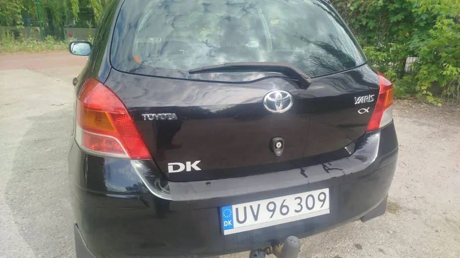 TOYOTA Yaris -