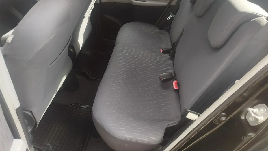 TOYOTA Yaris -
