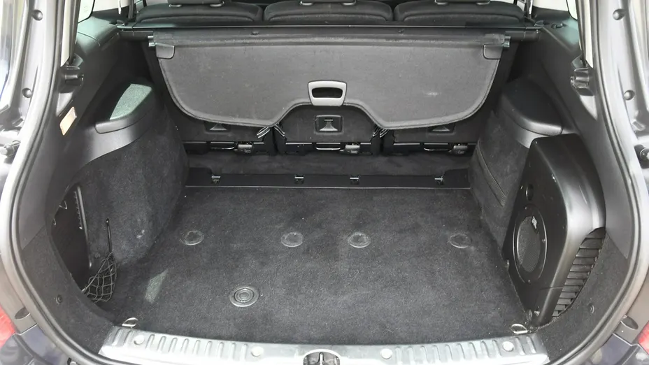 PEUGEOT 308 -