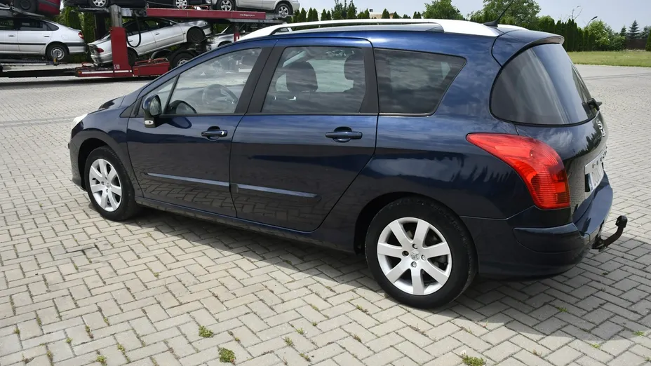 PEUGEOT 308 -