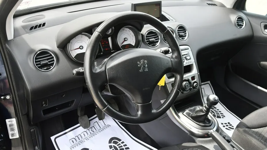 PEUGEOT 308 -