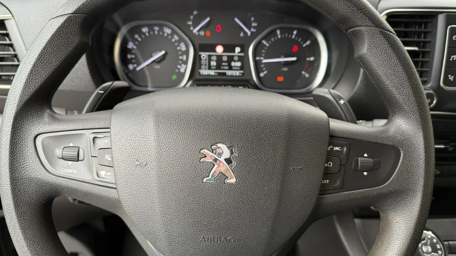 PEUGEOT Traveller -